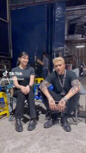 Aaron Aziz Instagram - Aku be like………… @elizabethtan Tak tahu nak kasi caption apa eh! @officialaksomalaysia #aksoIGO #AksoIGOBold