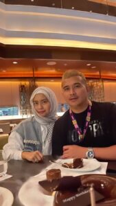 Aaron Aziz Instagram - Masya Allah Tabarakallah I dont know much but i know i love you….. Insya Allah we walk anything together! ❤️ 
Lahawlawala Quwwata Illa Billah @wearehombremy @officialaksomalaysia