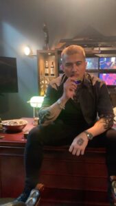 Aaron Aziz Instagram - Thank you semua for the wishes. Cuba teka watak apa pulak Abg skrg? Apa apa pun keep calm and Vape with #AksoGT @officialaksomalaysia #newflavourscoming #malamniadagiveaway #AksoIGO #AksoIGObold #aksohavana