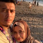 Aaron Aziz Instagram - Alhamdulillah TabarakALLAH. Thank you Dar for my advance birthday surprise walaupun bday 23rd kali ni 1 week awal. (Belum birthday) May ALLAH grant us an endless love just like the sun. Always burning hot and strong for thousands of years and more Ameen. #AaronAziz47inBali @diyanahalik @officialaksomalaysia #TheVapeDon #Bali @diyanahalikcom Canggu, Bali