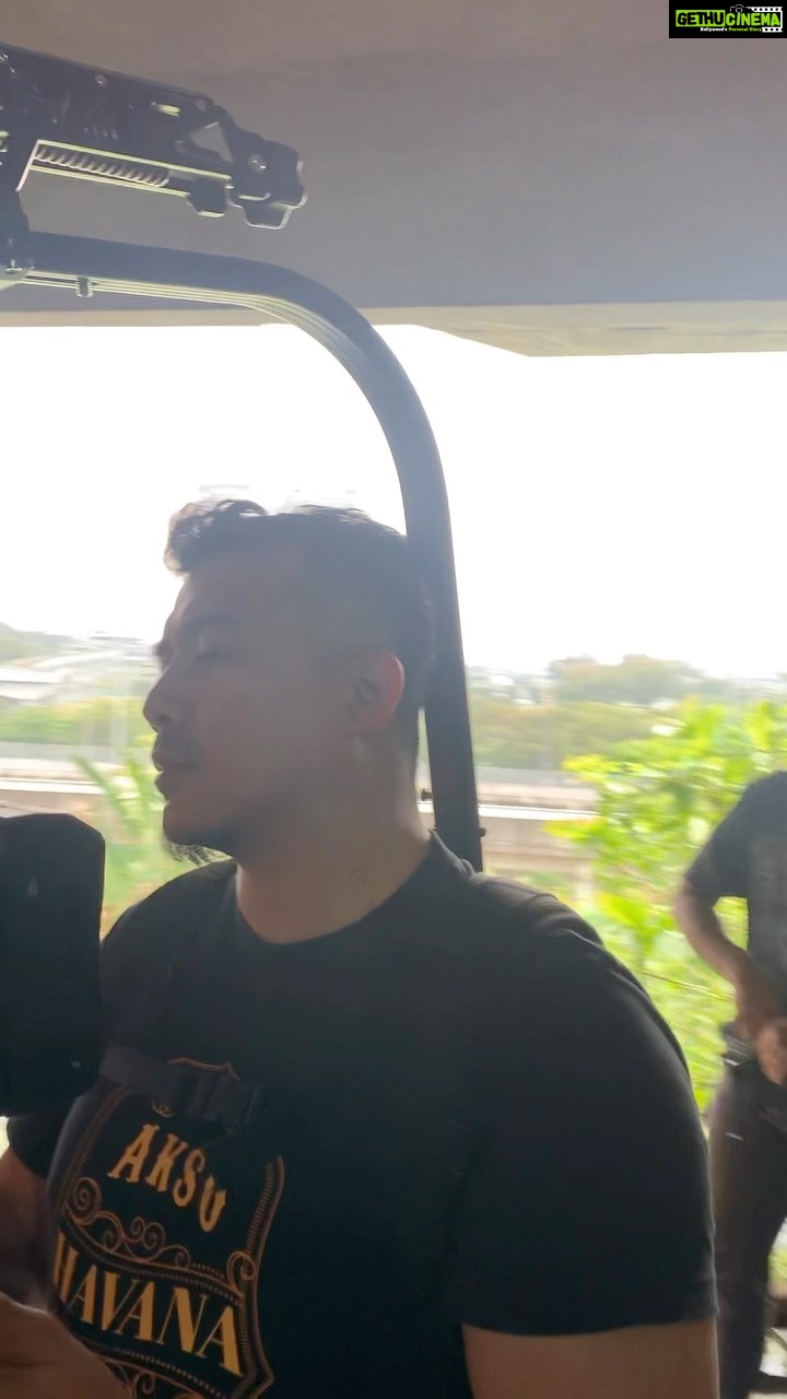 Aaron Aziz Instagram - Anak murid ambik shot sifu @saifulmerican beraksi. When you wanna get something done do it yourself orang kata. #5LTheFinalBattle @officialaksomalaysia #AksoHavana #AksoGT #AksoIGo #AksoIGObold #aaronazizworks #TheVapeDon #luvmyteam