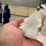 Aaron Aziz Instagram - Salam Eidul Adha semua. Korang makan sedap sedap Abg nak kasi settle ni jap. Ini utk kau setan!! Dah lama aku standby nak rejam kau. Alhamdulilah selesai Jamrat Al Aqabah. Semoga semua yg menunaikan Haji mendapat Haji Mabrur Ameen Jamarat,الجمرات منى