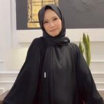 Aaron Aziz Instagram - Assalamualaikum Masya Allah Lahawlawala Quwatta illah Billah Alhamdulilah! Ive restocked Tekekung Dress. Tried and tested! I wore it for my subuhs in Mecca. Wore it for breakfast and wore it to shop tooooo! 😅 So if you would like to wear something easy for Ramadhan and Umrah, this i a must hv! Fits S to 2 XL Insya Allah Catch us at @makbesarsg Booth A2