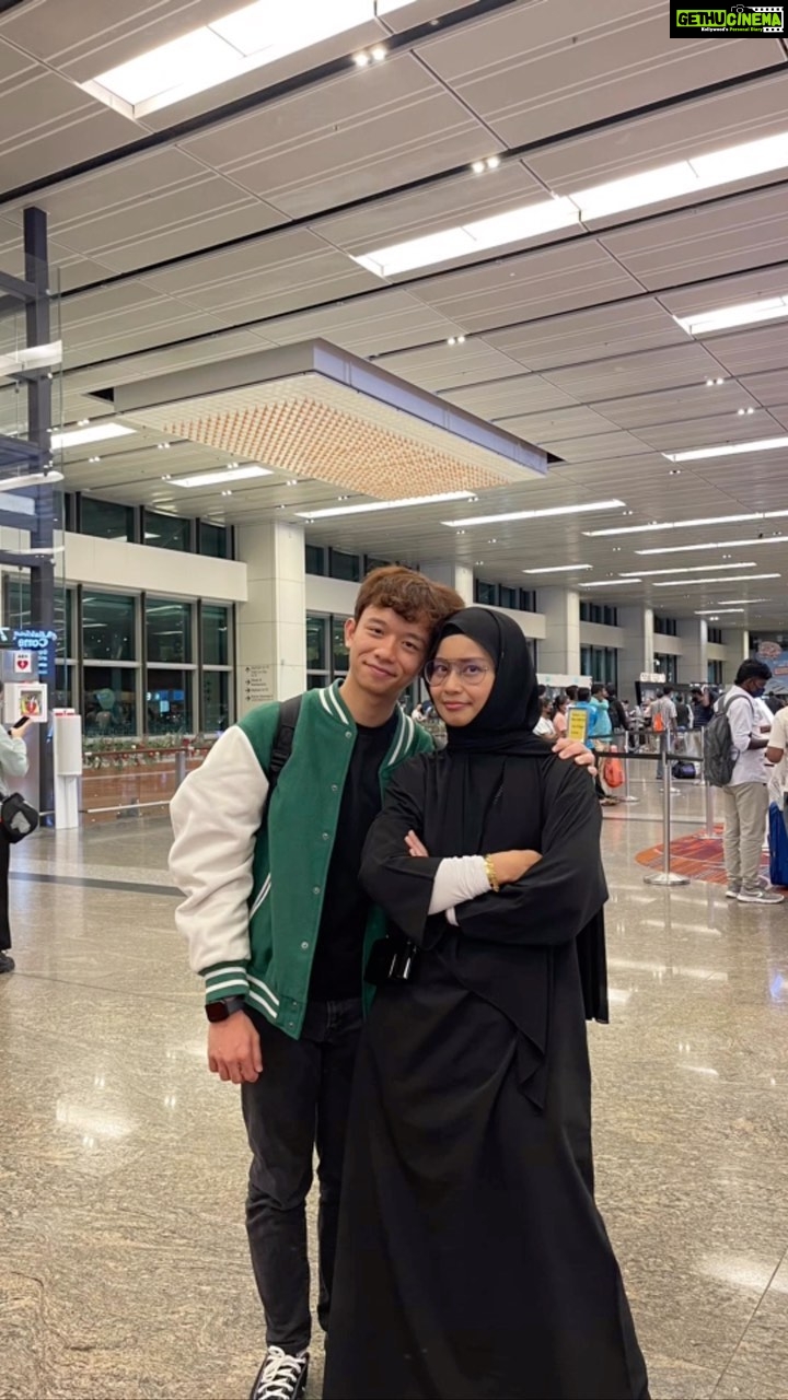 Aaron Aziz Instagram - Masya Allah Tabarakallah Alhamdulilah it was a great almost 1 month having my son back for his winter break. Danish amazingly took total of 9 flights in just one mth. Return flights to KL, JKT, SG and Jeddah! SubhanAllah Thank u Allah swt for protecting Danish Alhamdulilah. Although it was a hectic month for him, i hope it has been a fulfilling one. I managed to spend some nights with him in JKT, Singapore and we managed to perform umrah again. It was really nice to have families and friends sending him off to to Japan. It made us a little less sad bidding goodbyes again. Thank you my family and my beautiful friends for your time. May Allah swt reward you all with the best of dunia and akhirat for ur time Ameen Abg mummy pray that Allah will always protect u and grant you beneficial knowledge Ameen. And May Allah swt ease your remaining months in Japan before National Duty calls! ❤️ Love you n misshh u. (Mummy steady aje tak nangis sebab nenek dia ada. kasi nenek dia yg nangis 😩) Study hard, play hard but pray harder ok son?