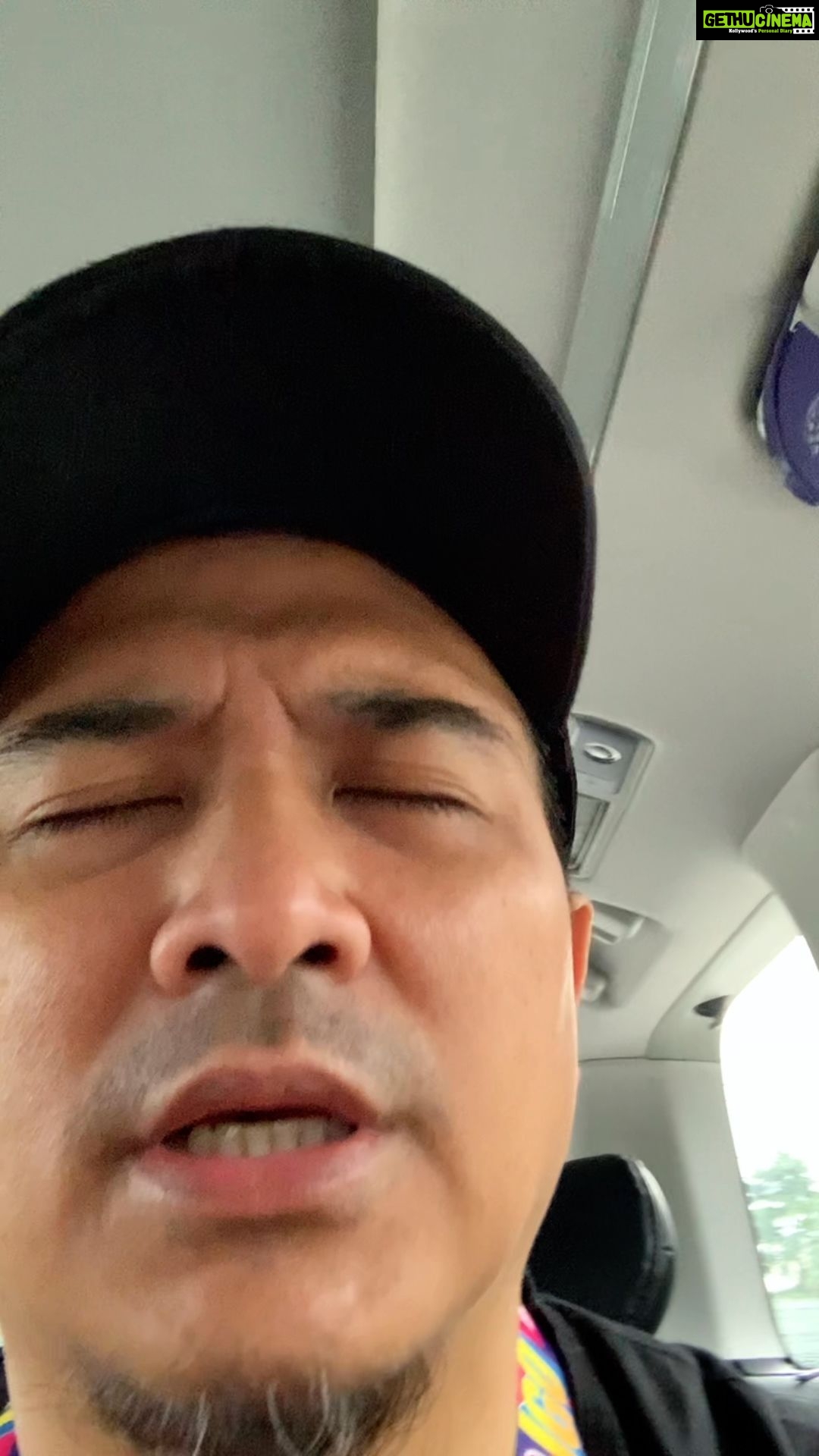 Aaron Aziz Instagram - Part 4: Ok saya start dulu ye. Kalau Salah baca k curi nafas ke tolong Jgn condemn . Tujuan saya ni Bukan nak riak ke apa Tapi nak bagi rezeki dan juga pahala dari ALLAH SWT sekiranya ada 5-10 orang yg berjaya hafal. Saya ada jugak bahagian saham akhirat. #AlMulkChallenge