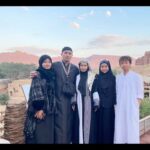 Aaron Aziz Instagram - Masya Allah Tabarakallah Alhamdulilah Syukran Terima Kasih Allah swt atas segala berkat dan kurniaan diberikan kepadaku, hambamu yg terlampau banyak dosa. Family is a very important aspect in our lives and although it seems like I’m incharge of the family but my wife has always been the anchor when the going gets tough. Allah swt has blessed me with a beautiful family. Abg Insya Allah 19 this year, how did time fly just like that. My two princesses pun getting bigger and i just told my Wife yesterday i am not ready for them to fall in love and go through any heartaches. I cant see them cry. Diyana cakap kesian girls dia, mcm mana la nak dapat boyfriend dapat Bapak mcm hawk. #abghawkpulak Diyana always remind me to treat us each other with love and respect as one day Insya Allah children are bigger, we only have us to depend on each other. Dia cakap, jangan harap anak anak. Tapi Insya Allah anak anak Daddy akan jaga Daddy and Mummy. @dwiarianaaaron @dahliaarissaaaron @danishanaqiaaron May Allah swt always protect our children from any harm and grant then the best of dunia and akhirat Amiin Dah rindu umrah bersama @persadaglobalholidays