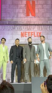 Aaron Aziz Instagram - Alhamdulillah for the opportunity to be in Manila. ALLAH knows best. @NetflixMY @NetflixFilm #TylerRakeLives #Extraction2PH Chris fight scenes GEMPAK gila!! 100 times better than Fast X. You all must watch!! @chrishemsworth @samhargrave (Director) @iedilputra #Extraction2premiere #Extraction2premiereInvite #abgdapatsalamThor #abgdapatsalamTylerRake Wearing @lordstailor Manila Day 2