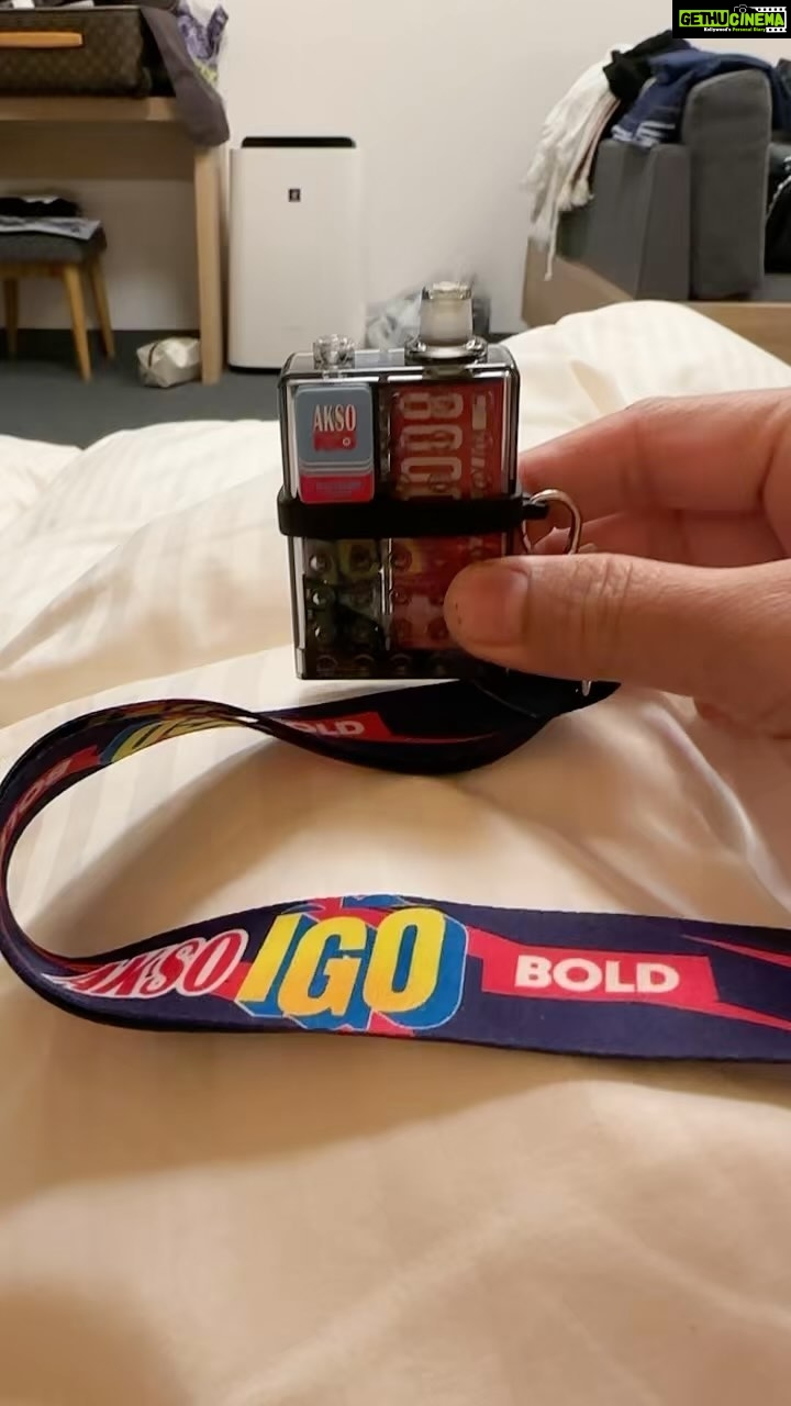 Aaron Aziz Instagram - Korang dah try effects AI ni Kat #AksoIGOBold korang? Ni Abg try 2 kali lain jadi effects dia… @officialaksomalaysia @vng_distro #AksoIGO #AksoGT #TheVapeDon