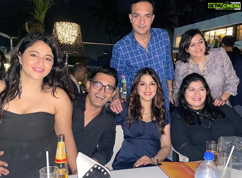 Aarti Chhabria Instagram - Blessed 🥰 ❤ #saturdayshenanigans #sarurdaynight Bandra