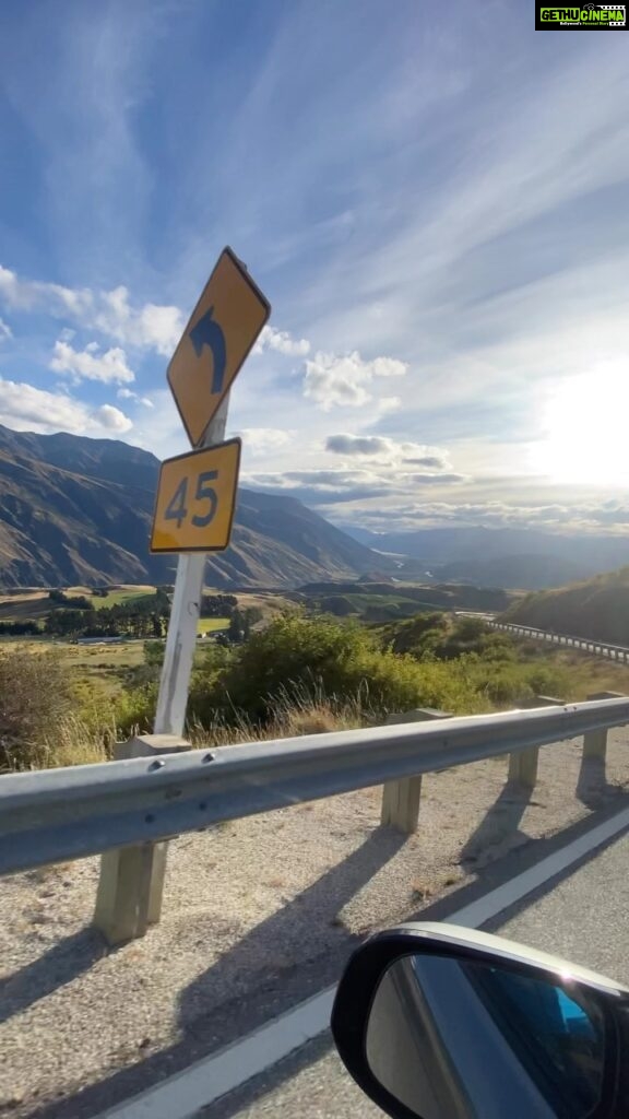 Aarti Chhabria Instagram - Mention your favourite journey! Now don’t say ‘the journey of life’ haan! 😂 #newzealand #roadtravel #journey #traveldiaries
