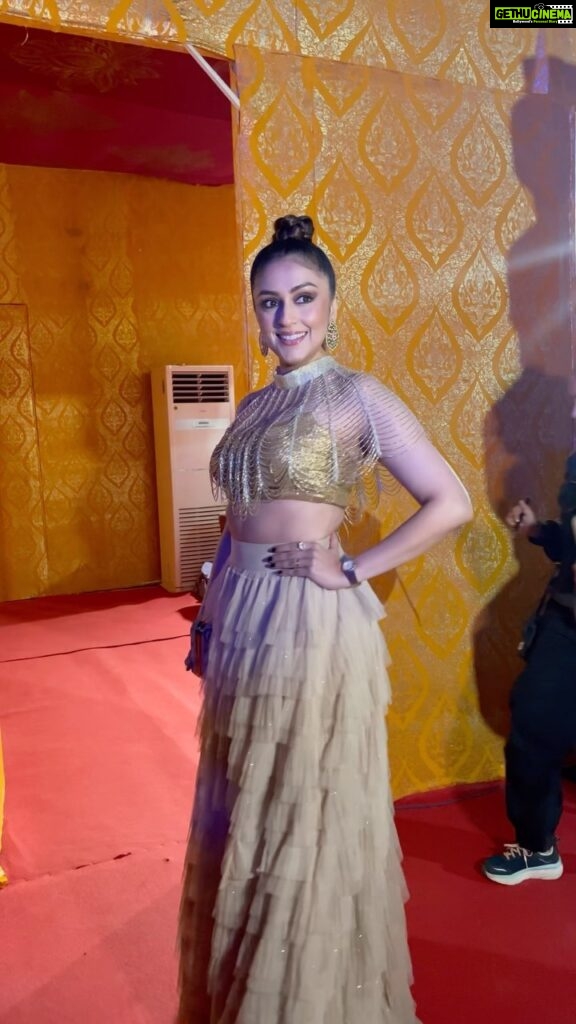 Aarti Chhabria Instagram - At the 22nd #itaawards2022 #redcarpet in a gorgeous @amybillimoria all gold outfit 🌟soaking in the glitz and glam, enjoying every bit of it! 🎉🧚‍♀️ What a show!!! 👏👏 @anuranjan1010 and Shashi ji ❤️Spectacular! Hair : @salmasayyed47 Makeup : 😇