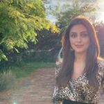 Aarti Chhabria Instagram - Every cloud has a silver lining and when the dark clouds move, the sun rays shine bright again. Knowing this is one thing. Remembering it in tough times is another! ❤️