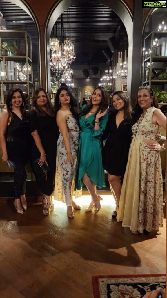 Aarti Chhabria Instagram - Lovedddddd #Koishii #TheStRegisMumbai for the delicious #Peruvian #Japanese @stregismumbai last evening! . Had a brilliant birthday dinner! Loved the ambience, the food and most of all the company! . For all those who could make it on short notice and many more celebrations to come! Cheers 🫶🥳💃🎉 ❤️🙏🎉✨happy birthday to me 🥳🎉🥰🎉🧚‍♀️🎊 . Thanks @ritik_bhasin for this amazing suggestion! You rock!