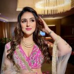 Aarti Chhabria Instagram - Let the light within keep you lit like it’s Diwali all year through! 🪔🎉❤️✨ #aartichabria #pinkcholi #mirrorworkcholi #waliajones #indiancouture #smiling #diwalivibes Sydney, Australia