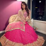 Aarti Chhabria Instagram – Feeling beautiful in pink 💖 Happy Diwali everyone! #waliajones