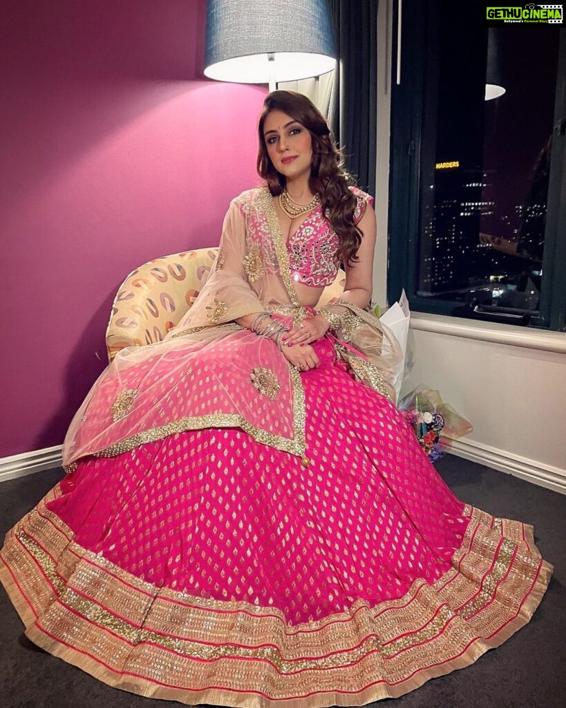 Aarti Chhabria Instagram - Feeling beautiful in pink 💖 Happy Diwali everyone! #waliajones