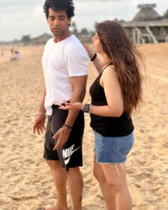 Addite Shirwaikar Malik Instagram - Behind every great relationship there’s difficult n uncomfortable conversations , great relationship don’t just fall into our lap
They require people to move through deep rooted fears n insecurities and do the hard work to convert wounds into healings ❤️ 

The 1st pic is a real caught candid pic where we are disagreeing on a certain issue n the 2nd we are bak to our easy n happy state 
( this phenomenon is not rare , happens everyday .. but that what makes us US ) 
Thankyou adu for always listening (not hearing ) to me ❤️

#relationships #relationshipquotes