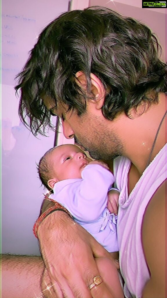 Addite Shirwaikar Malik Instagram - The best part of being a mother is also witnessing a father being born..A bond that doesn’t need any language,No words just feeling each other, A mother is a mother & she is born with instincts but a father develops those…Eebee is blessed to have you as his Baba..Love you @mohitmalik1113 Baba..