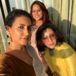 Additi Gupta Instagram - Phool ready !! 🌻 Celebrating togetherness…