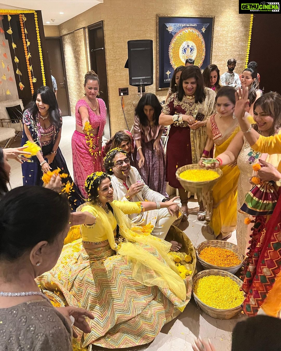 Additi Gupta Instagram - Phool ready !! 🌻 Celebrating togetherness…