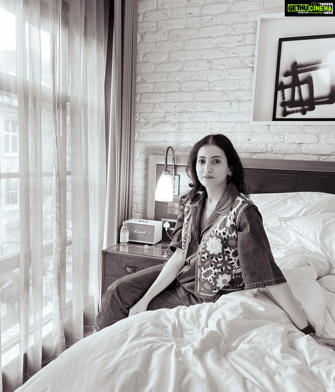 Additi Gupta Instagram - Be happy for this moment. This moment is your life 🌤️