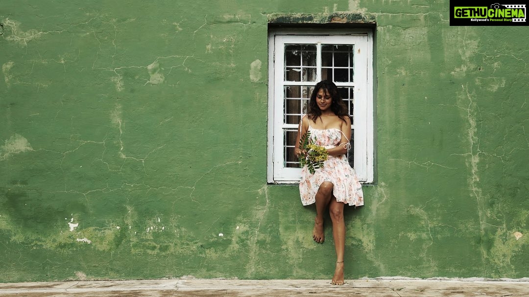 Amala Paul Instagram - Flowers of joy bloom in her hands as she jumps towards a world painted in green and filled with endless adventures. ๐ฟ๐ธ Captured by @chathan__ #lightscameraaction #travelgram #wanderlust #exploremore #mountainlife #instanature #travelphotography #hikingadventures #exploretheworld #mountainlover #forestvibes