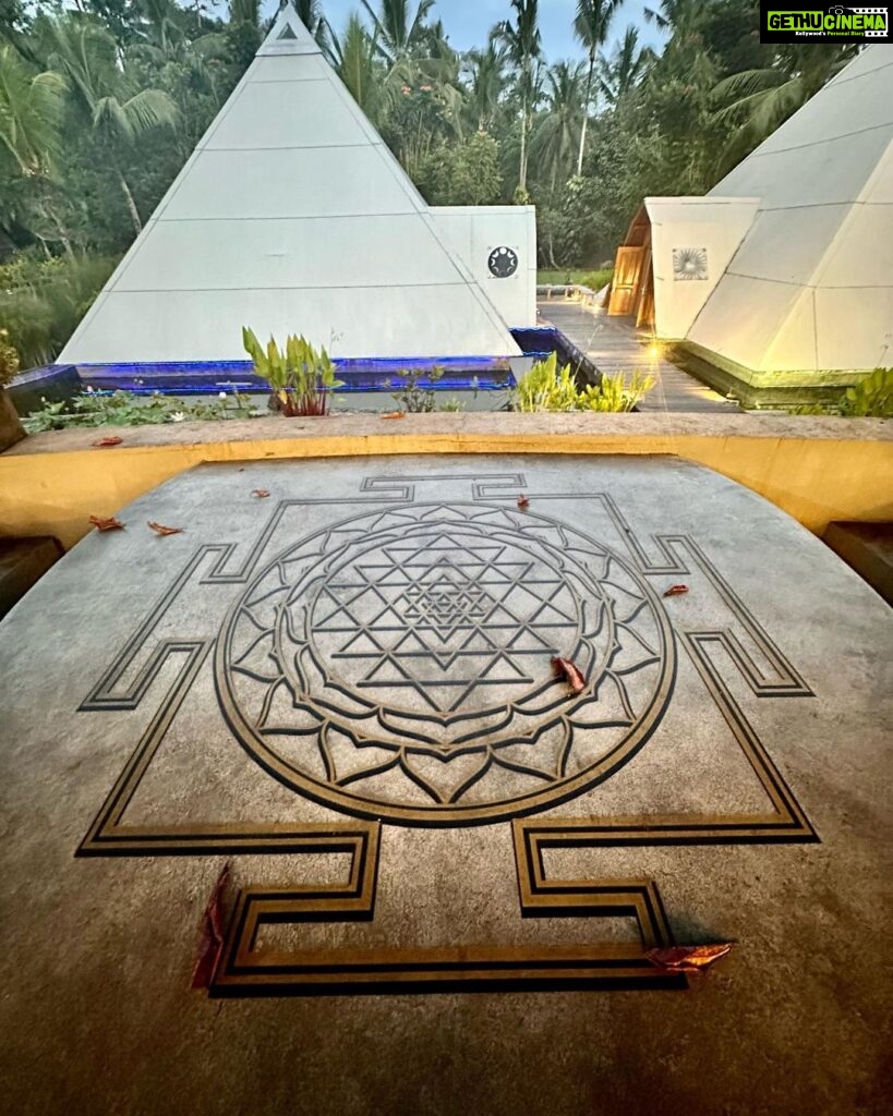 Amala Paul Instagram - Bliss is buzzing, flowing through all that was standing in the way. ✨🕊️ #ubud #pyramidofchi #lightsoundvibration #healingjourney #flow #solivagant #lightguidance Pyramids of Chi, Bali