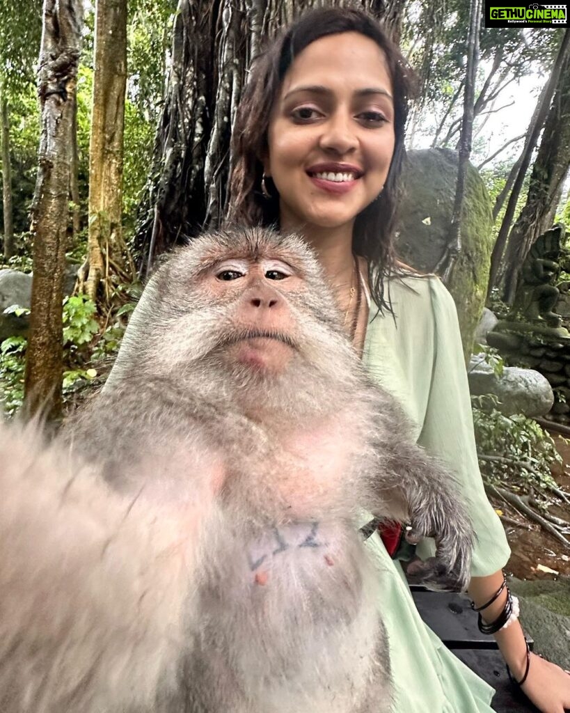 Amala Paul Instagram - Bro : Are you really on a solo trip ? Me :☝🏻 Bro : Short, concise and to the point. Have fun! 🙈🙉🙊 #ubud #wanderlust #solivagant #wearetravelgirls