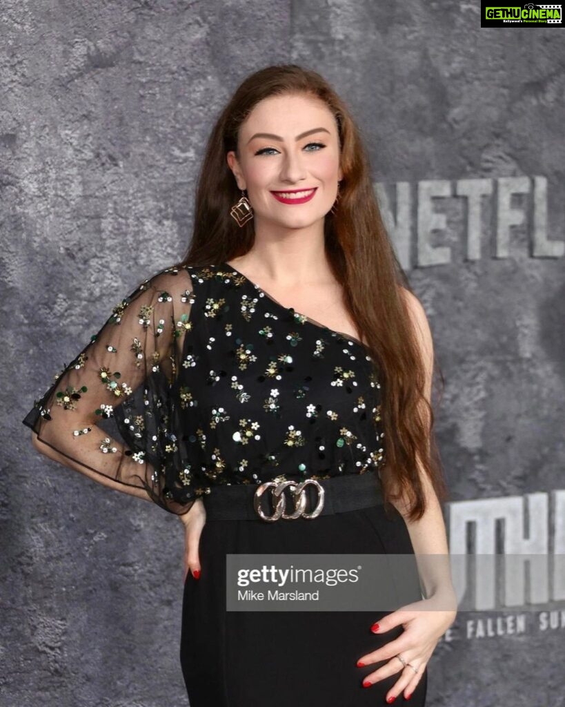 Amber Doig Thorne Instagram - Happy Friday!What was the highlight of your week? Mine was the Luther World Premiere 😍 I loved the TV show so was VERY excited to watch the film sequel “Luther: The Fallen Sun” - and it was everything I hoped it would be! Idris Elba and Andy Serkis we’re fantastic as always 🔥 Thank you @netflixuk @streamlinepr for a wonderful evening ❤ 👗 Adele Sequinned Dress from @phaseeight 📍 World Premiere of “Luther: The Fallen Sun” ❤ #Luther #lutherthefallensun #idriselba #premiere #filmpremiere #filmpremier #moviepremiere #moviepremier #premiere #premier #amberdoigthorne #ambzdt #redcarpet #redcarpetstyle #redcarpetlook #redcarpetfashion #redcarpetdress #redcarpetlooks #redcarpetmakeup #redcarpetdresses #redcarpetready #redcarpetmoment #redcarpetmoments #redcarpetpremiere #redcarpetmanicure #redcarpethair #redcarpetjewelry BFI IMAX