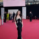 Amber Doig Thorne Instagram - Such an honour to be invited to the BAFTA Film Awards ✨A dream come true 🥹 Feeling incredibly grateful to have attended this years EE Bafta Film Awards - walking the red carpet amongst so many incredibly talented actors, filmmakers, BAFTA nominees and previous BAFTA winners 🙏🏻🏆 As an actress - it’s always been a dream of mine to attend the BAFTAs, so a HUGE thank you to the fabulous team at @bafta for being so welcoming ❤️ 📍 76th British Academy Film Awards 🇬🇧 📸 2nd Photo by: @thenadiameli 😍 📸 8th (Top) Photo by: @gabrielbushphotography 🥰 #EEBaftas ad #baftas #bafta #baftaawards #filmaward #filmawards #awardshow #amberdoigthorne #awardsseason #awardsshow #redcarpetstyle #redcarpetlook #redcarpetfashion #redcarpetdress #redcarpetmakeup #redcarpethair #redcarpethair #redcarpetlooks #redcarpetready #redcarpet #gwendolinechristie #danielledeadwyler #richardegrant #alisonhammond #patrickstewart #violadavis #natthewmodine #darrylmccormack #sheilaatim #arianadebose #lashanalynch Royal Festival Hall