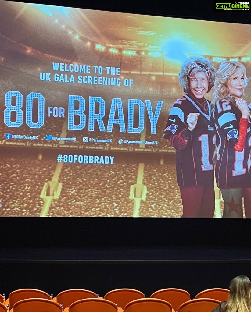 Amber Doig Thorne Instagram - Sometimes the biggest challenges end up being the best things that happen in your life🏈 I had a ball (pun intended 😉) at the 80 For Brady Premiere 🤩 I watch the Super Bowl every year & also support the Patriots - so obviously I loved every second of this movie! Hands down the funniest film I’ve seen in ages 😂🍿 Which NFL team do you support? 🏈 Thank you @paramountuk @starboxxpr 🥰 📍 UK Premiere of “80 For Brady” ❤️ #80forbrady #tombrady #janefonda #sallyfield #ritamoreno #lilytomlin #billyporter #jimmyyang #Super Bowl #premiere #filmpremiere #filmpremier #moviepremiere #moviepremier #premiere #redcarpet #redcarpetstyle #redcarpetlook #redcarpetfashion #redcarpetdress #redcarpetlooks #redcarpetmakeup #redcarpetdresses #redcarpetready #redcarpetmoment #redcarpetmoments #redcarpetpremiere Ham Yard Hotel, London Piccadilly.