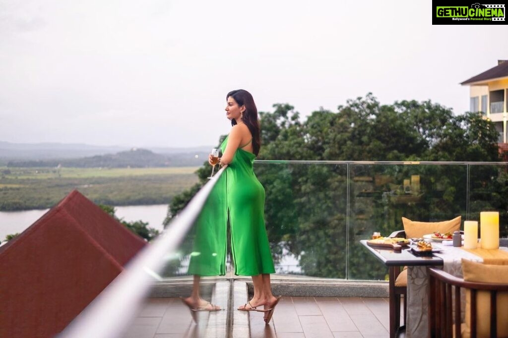 Amyra Dastur Instagram - Elevate your coastal getaway with Hilton’s pioneering properties—Hilton Goa Resort and DoubleTree By Hilton Goa – Panaji 🦋 which embody the best of sophistication and susegad. ♥️ With spacious rooms, breath-taking views, flawless amenities and services, Hilton is the ideal place to unwind and recoup in luxury. . . . @hiltongoaresort @doubletreebyhiltongoapanaji . . . #hiltonforthestay #unwind #unwindinserenity #hiltonhotels #goa #travelindia #indiatravelgram #staycation