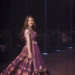Amyra Dastur Instagram - Such a pleasure to walk for the lovely @archanakochharofficial at #gicw ✨ . . . . . . . . #showstopper #gypsystyle #bohemianbride #indianbride #couture #rampwalk #indianfashion #fashionreels