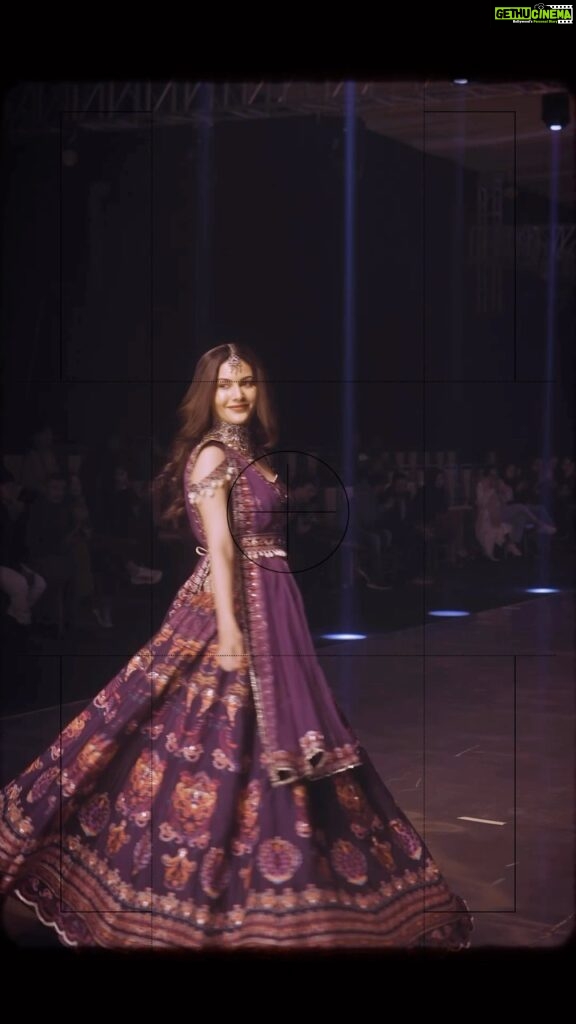 Amyra Dastur Instagram - Such a pleasure to walk for the lovely @archanakochharofficial at #gicw ✨ . . . . . . . . #showstopper #gypsystyle #bohemianbride #indianbride #couture #rampwalk #indianfashion #fashionreels