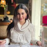 Amyra Dastur Instagram - Fondue, sweater weather and lots to look forward to. Happy New Year everybody 🙏🏼♥️ Khan Market, New Delhi