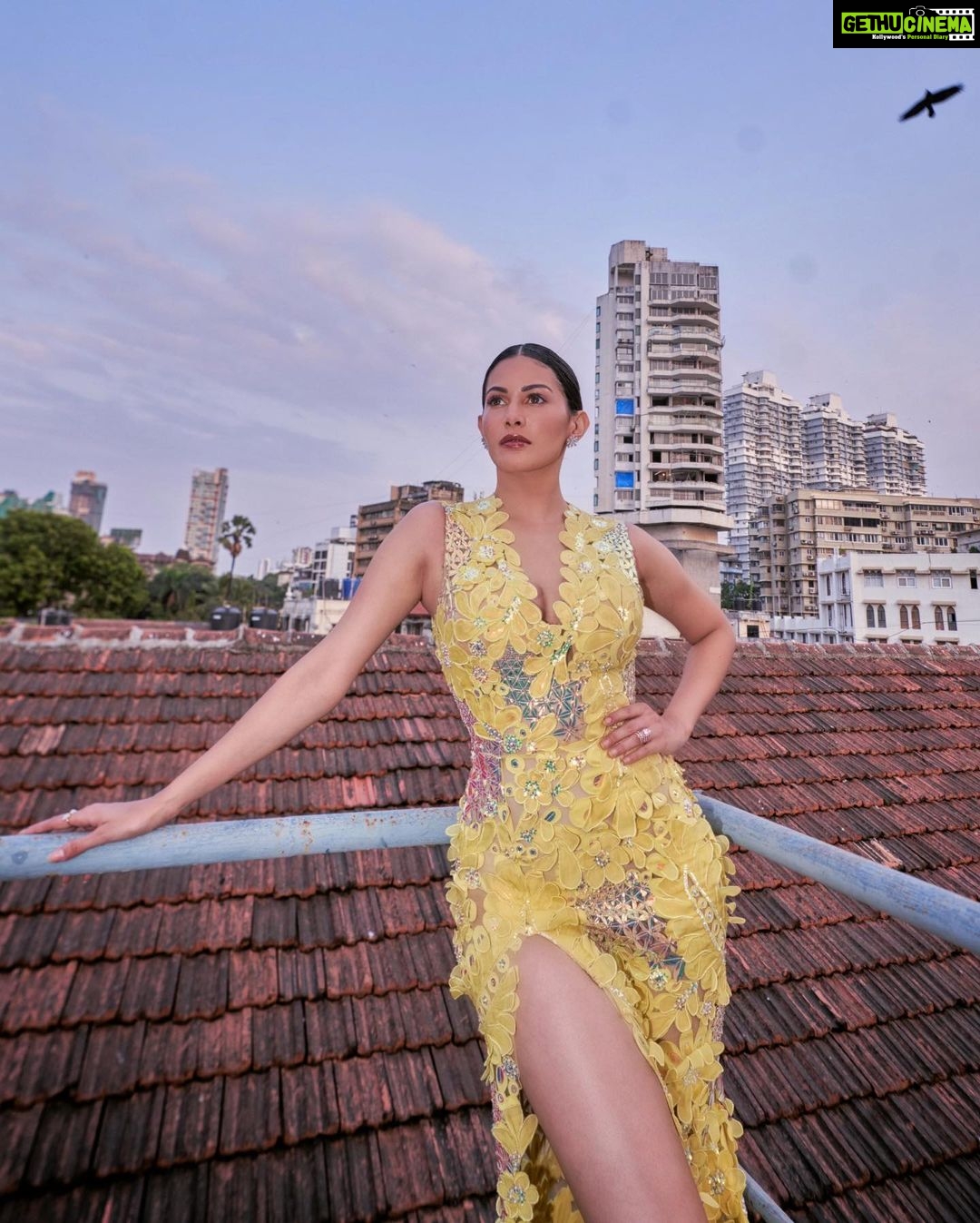 Amyra Dastur Instagram - And it was all yellow ⨠. In @pankajandnidhi for the Pinkvilla Style Icons Awards 2023 š Jewellery @anmoljewellers Styled by @malvika_tater MUA @niyati_kothari Hair @hairloom_by_akanksha Shot by @dieppj Mumbai, Maharashtra