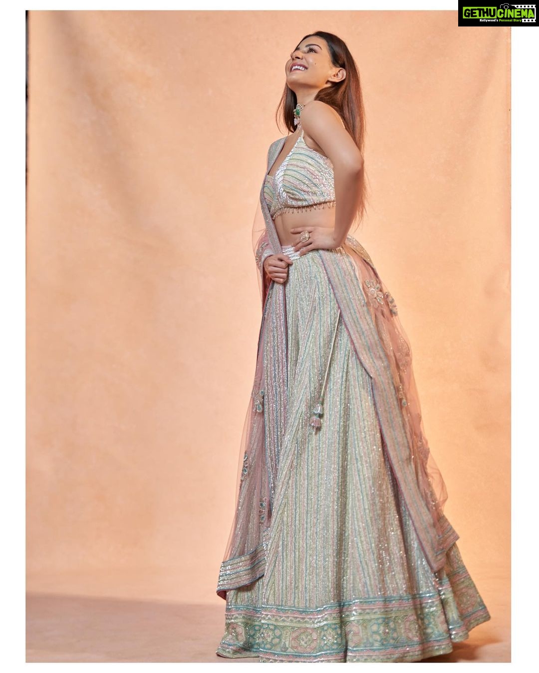 Amyra Dastur Instagram - In the mood to shine ✨ . . . Wearing @sureenachowdhri Jewellery @pure_gold_jodhpur Styled by @malvika_tater Shot by @dieppj