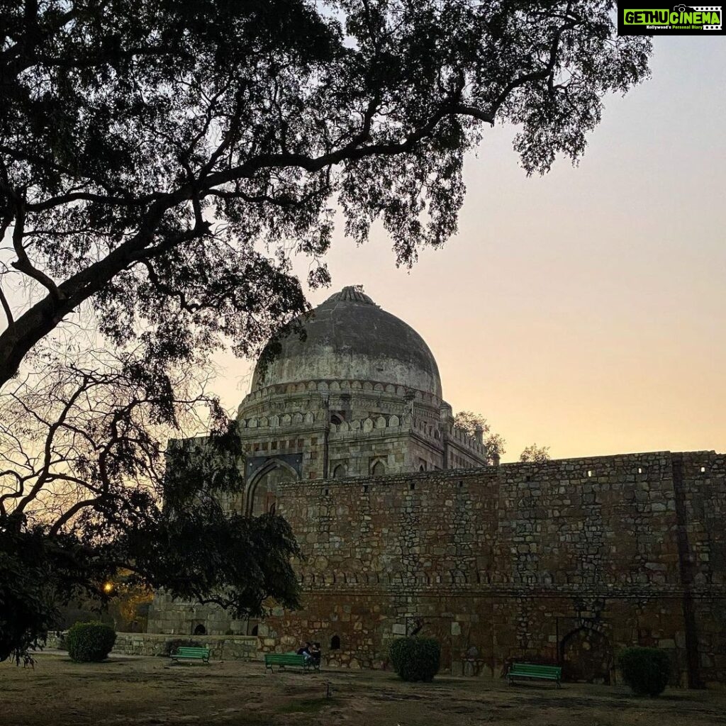 Amyra Dastur Instagram - दिल-ली 😉♥️ Lodi Gardens