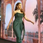 Amyra Dastur Instagram - #helloxdlfmallofindia 💫 Flew down to Delhi to celebrate the #spectacularseven years of @dlfmallofindia in association with @hellomagindia ♥️ . And a huge shoutout to @shantanunikhil and @swarovski jewels for making my showstopping look a memorable one! . . . #dlf #delhi #7yearsold #hellomagazine #showstopper #mall #delhidiaries #delhigram
