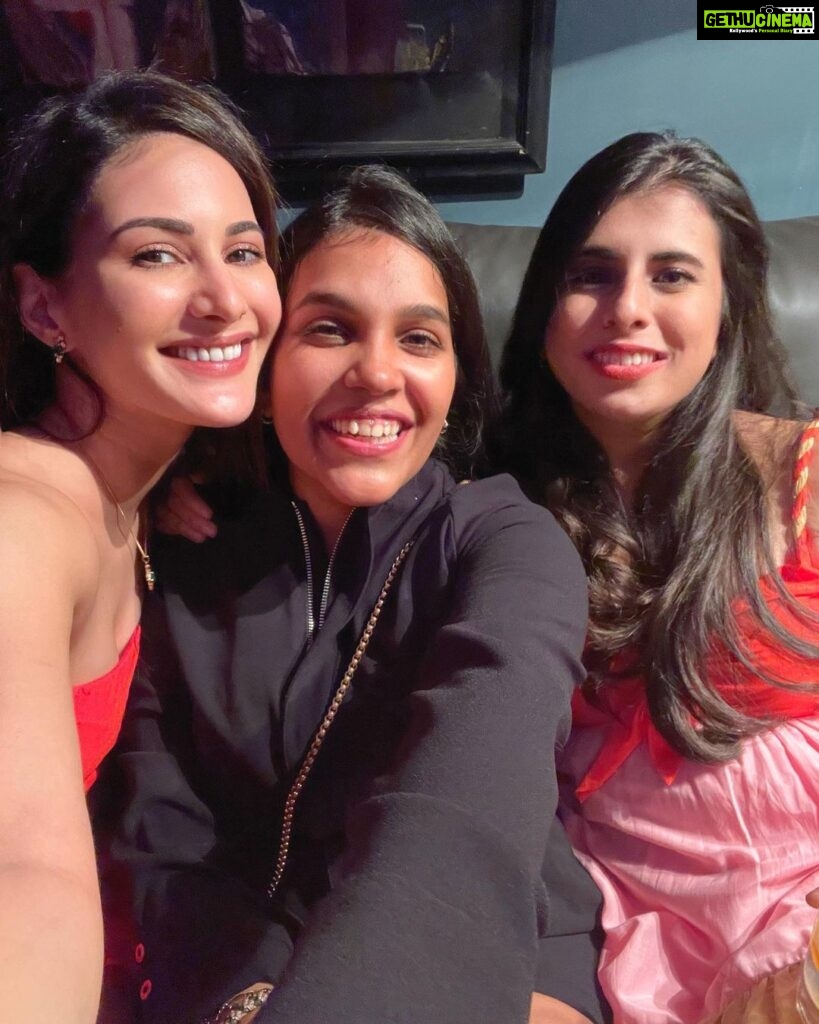Amyra Dastur Instagram - Tis the season to be jolly Fa-la-la-la-la, la-la-la-la