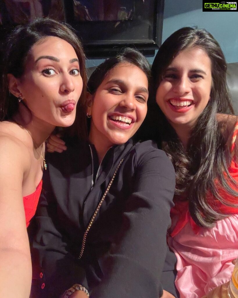 Amyra Dastur Instagram - Tis the season to be jolly Fa-la-la-la-la, la-la-la-la