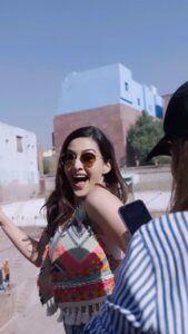 Amyra Dastur Instagram - A spontaneous adventure, no itinerary, no social media - just new experiences, lived outside, chasing amber skies in the blue city! 
Follow @corona_india & join me on this on this exciting #UnplannedUnwind!

#LogOffLimeIn #Corona #NewAdventure #UnplannedUnwind #Jodhpur