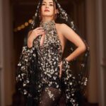 Amyra Dastur Instagram - Overdressed? Baby, it’s Dubai. There’s no such thing here 💋😉 . In @michaelcinco5 for the grand unveiling of the new @danubeproperties gorgeous skyscraper 🏙️ #fashionzbydanube 💫 Thank you for a fabulous evening @rizwan.sajan 😊🙏🏼 . Shot by @anoop.devaraj . . . #dubai #danube #unveiling #michaelcinco #dubaifashion #dubailifestyle #dubaiproperties #fashion Palazzo Versace Dubai