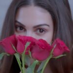 Amyra Dastur Instagram - #collaboration - Secret Temptation’s perfumed talcum is carefully crafted with the finest floral extracts, bringing the essence of nature into your daily routine. 🌹 It’s ideal for use after a bath or shower, or anytime you want to feel pampered and refreshed.✨🥰 . . #secrettemptation #secrettocompletelook #itsasecret #womanfragrance #talc #personalcare #fresh #freshness #fragrance #smellgood #talcum #fragrancelover #talcoftheday