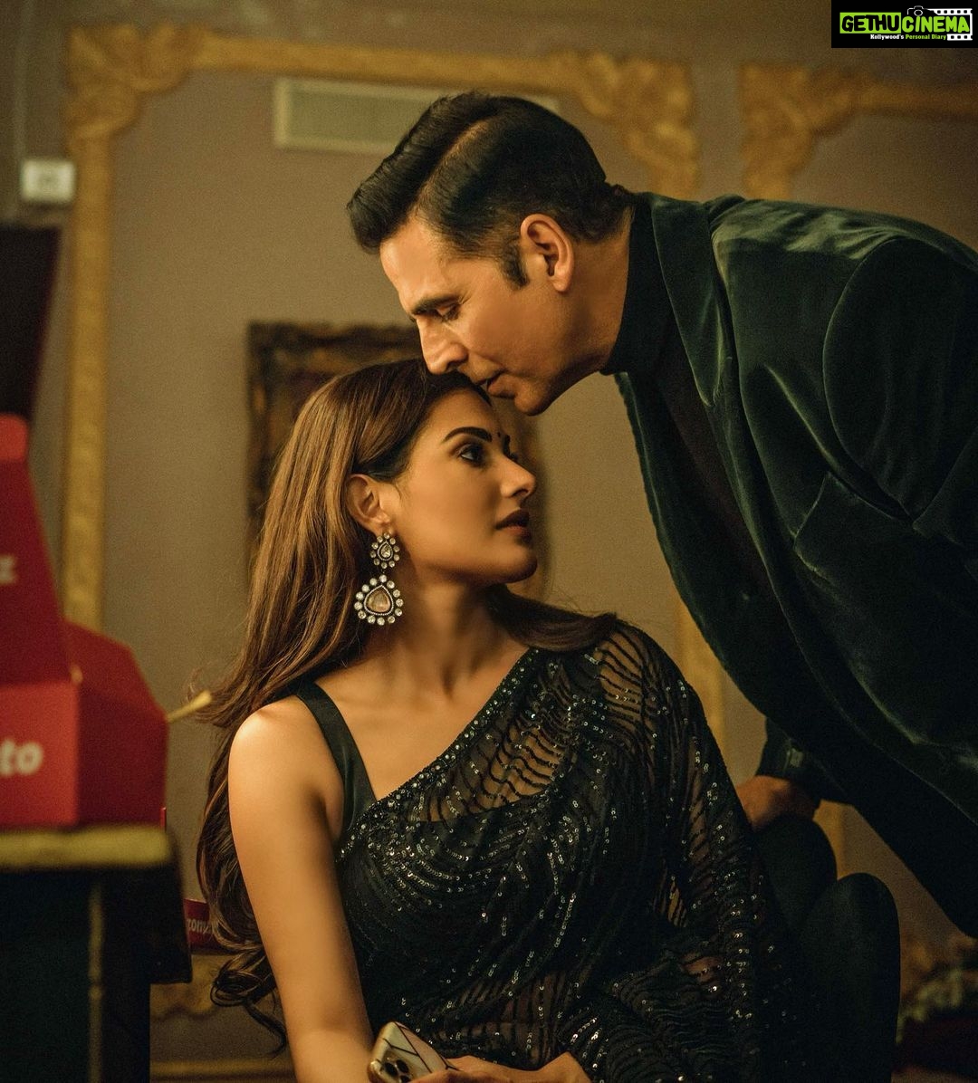 Amyra Dastur Instagram - #kyalogetum πΆβ₯οΈπΆ Over 100Million Views and counting β₯οΈππΌβ₯οΈ Thank you so much for all the love ππΌβ₯οΈππΌ . . . @akshaykumar @bpraak @arvindrkhaira @jaani777 @desimelodies @azeemdayani
