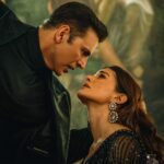Amyra Dastur Instagram - #kyalogetum 🎶♥️🎶 Over 100Million Views and counting ♥️🙏🏼♥️ Thank you so much for all the love 🙏🏼♥️🙏🏼 . . . @akshaykumar @bpraak @arvindrkhaira @jaani777 @desimelodies @azeemdayani