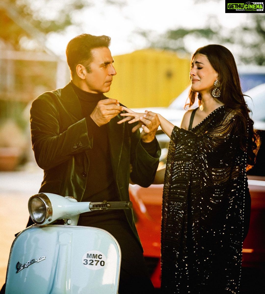 Amyra Dastur Instagram - #kyalogetum πΆβ₯οΈπΆ Over 100Million Views and counting β₯οΈππΌβ₯οΈ Thank you so much for all the love ππΌβ₯οΈππΌ . . . @akshaykumar @bpraak @arvindrkhaira @jaani777 @desimelodies @azeemdayani