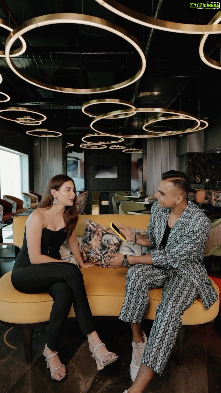Amyra Dastur Instagram - Presenting Secret Rapid Fire ft. @amyradastur93 π«°π½ Some secrets are revealed and a secret is kept π #SecretTemptation @secrettemptationofficial #RapidFire #AmyraDastur #Actor #Bollywood #Ravanspeaks #Ad Novotel Mumbai International Airport