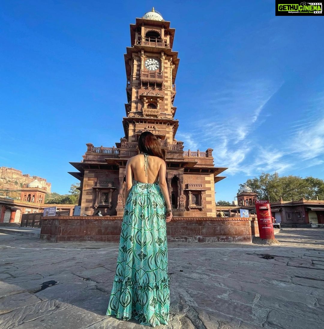 Amyra Dastur Instagram - Tik Tok 🕰️ . . . #traveldiaries #travel #travelindia #jodhpur #rajasthan #travelphotography #incredibleindia #wanderlust Sardar Market, Jodhpur