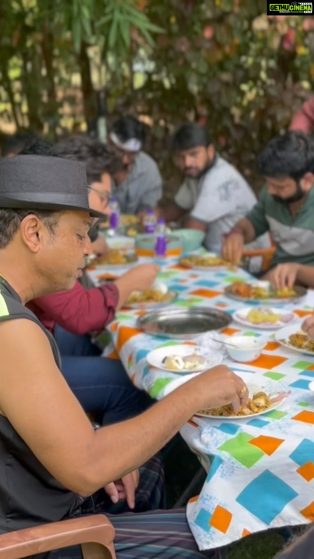 Ananya Nagalla Instagram - It’s always fun having good conversations along with good food on sets 😇@ananya.nagalla @msrajuofficial #ananyanagalla #naresh
